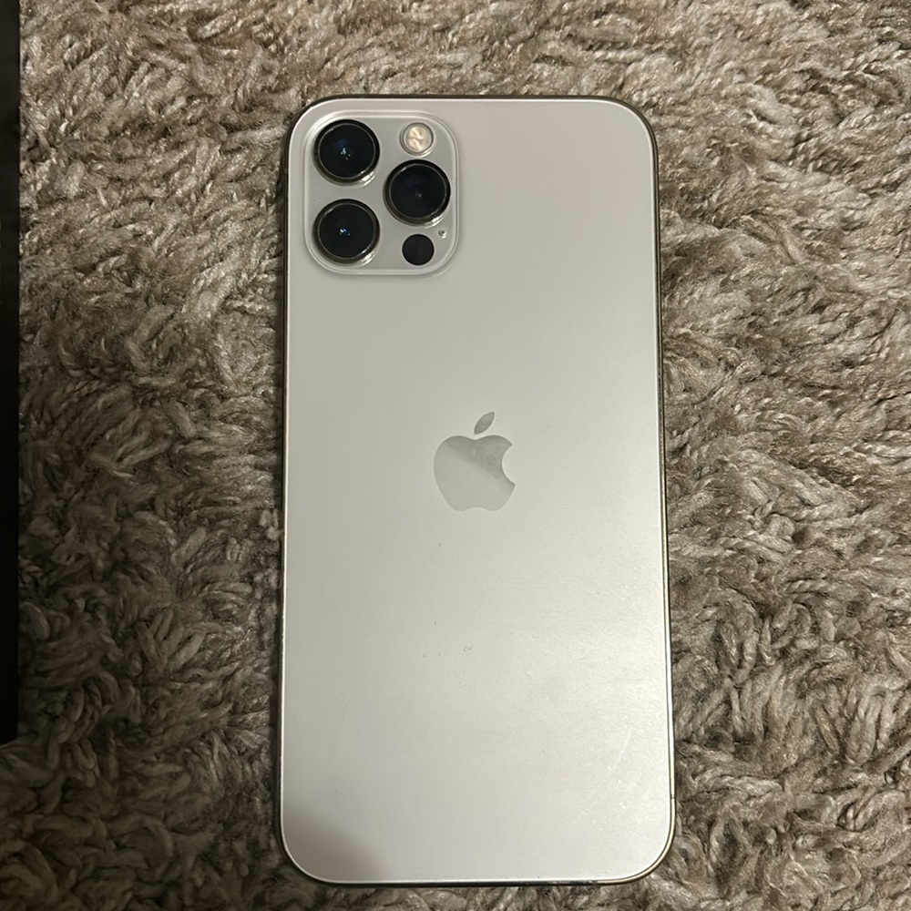 iPhone 12 Pro - Picture 3 of 4